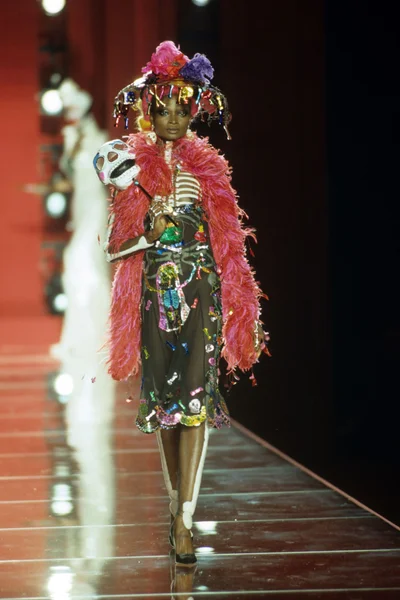 Look 25